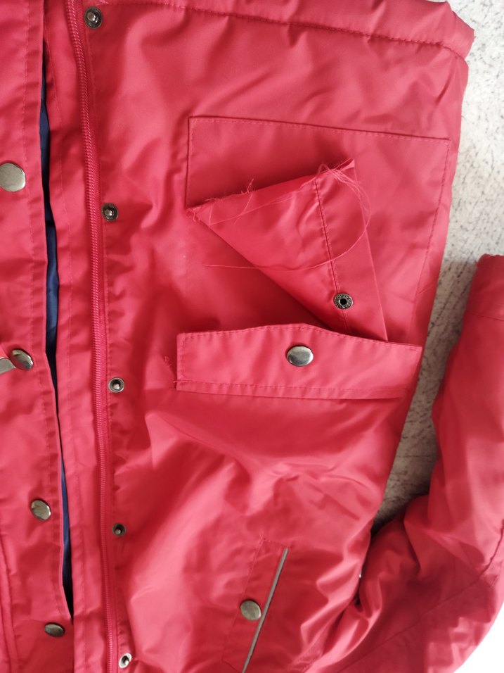 Kız Çocuk Kırmızı Kürklü Kapüşonlu Mont - Görsel 3