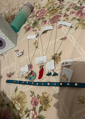 Accessorize Takı Seti hepsinin fiyatıdır