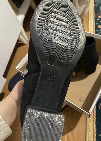 Siyah Süet Tokalı Kadın Topuklu Bot - Görsel 2