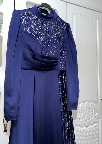 Lacivert İşlemeli Uzun Abiye Elbise - Görsel 3