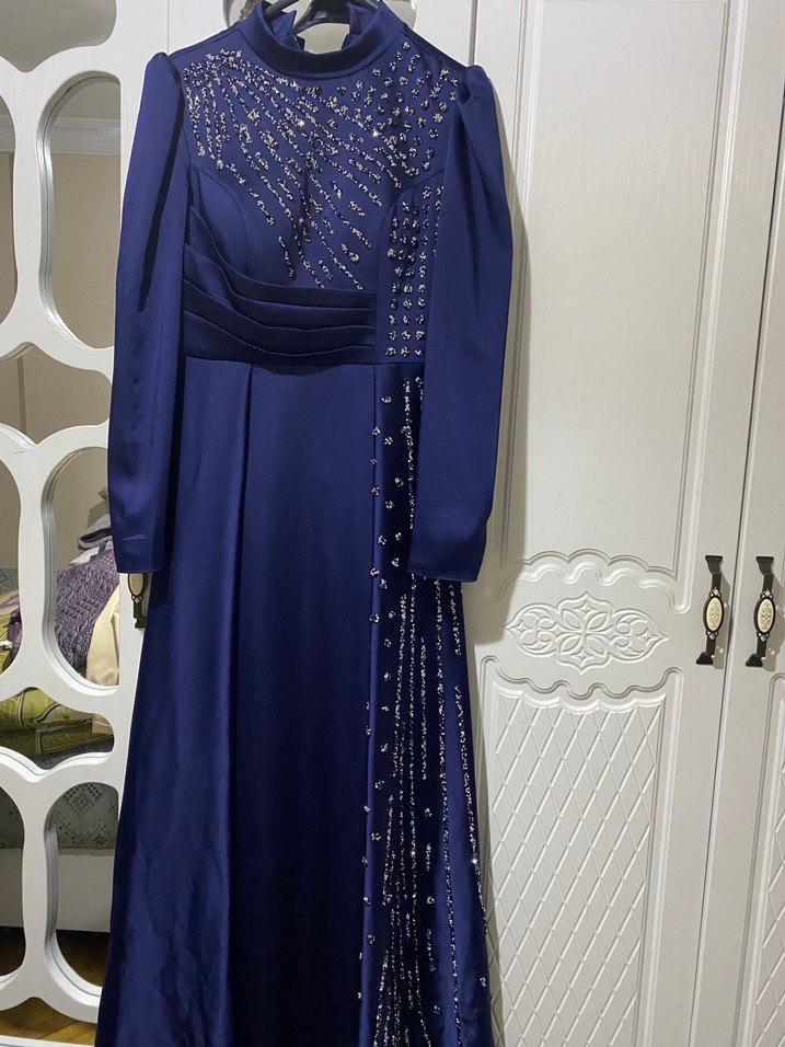 Lacivert İşlemeli Uzun Abiye Elbise - Görsel 4