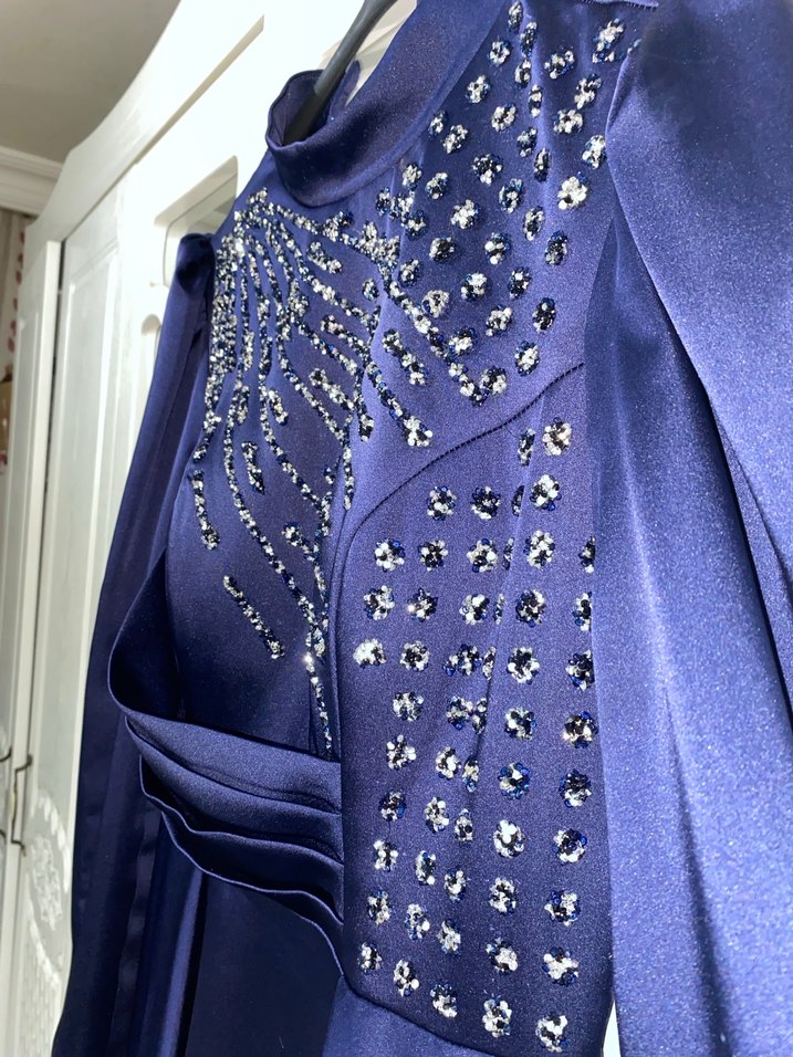 Lacivert İşlemeli Uzun Abiye Elbise - Görsel 2