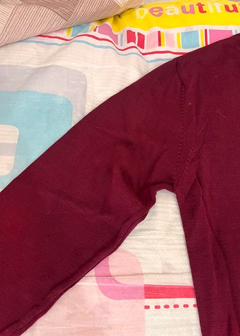m Beden bordo Renk Bordo erkek kazağı ince yapıda alındı ama hiç giyilmedi