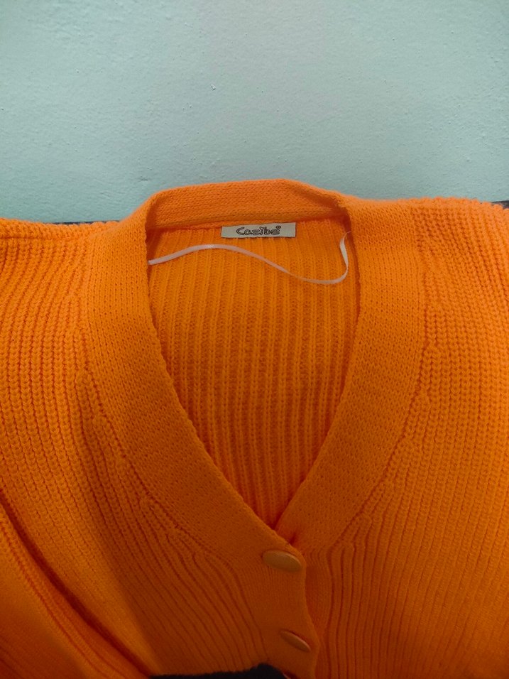 Turuncu Örgü V Yaka Salaş Hırka - Görsel 3