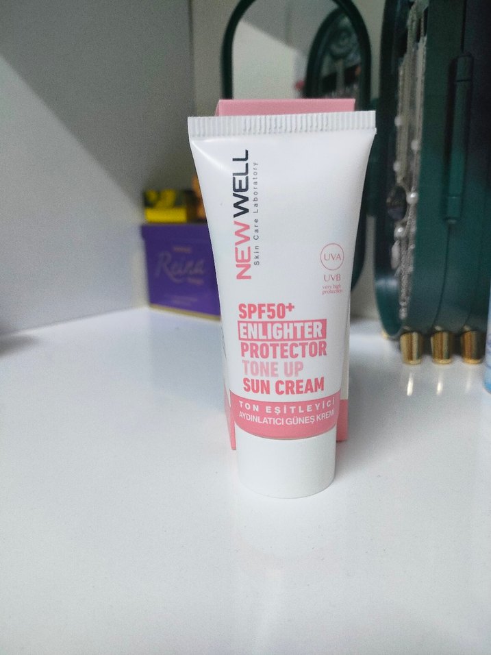 New Well SPF50+ Aydınlatıcı Güneş Kremi - Görsel 2