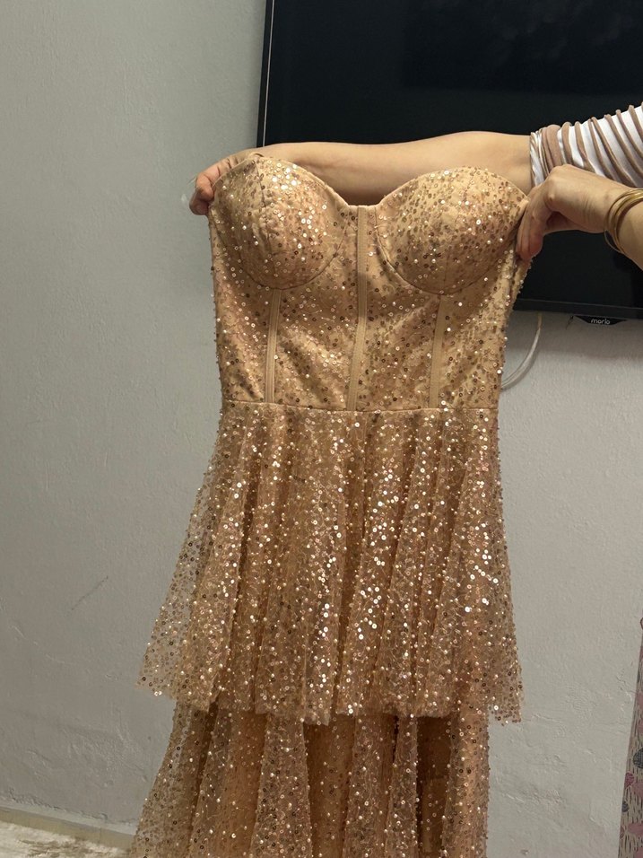 Parlak Altın Mini Straplez Abiye Elbise - Görsel 2