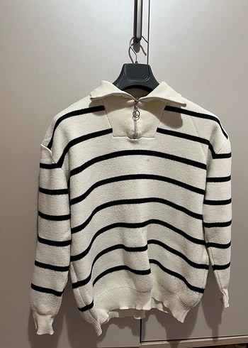 Siyah Çizgili Beyaz Kadın Triko Kazak - Görsel 3