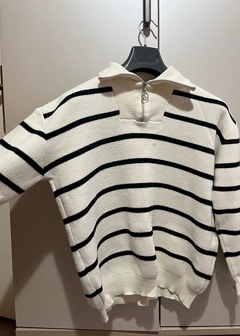 Siyah Çizgili Beyaz Kadın Triko Kazak - Görsel 2