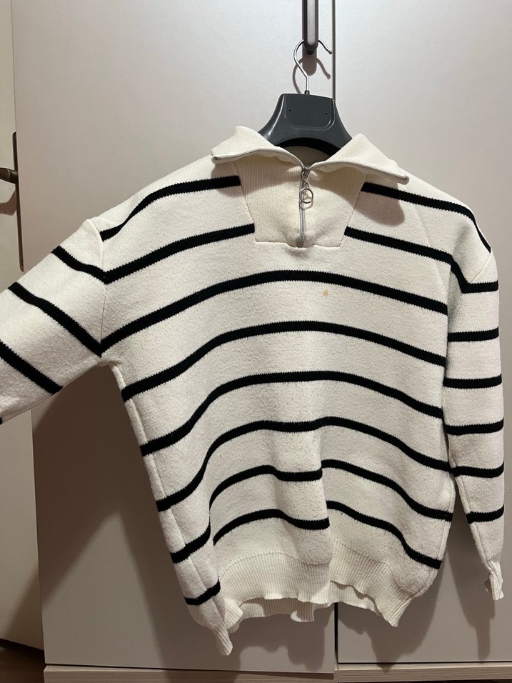 Siyah Çizgili Beyaz Kadın Triko Kazak - Görsel 2