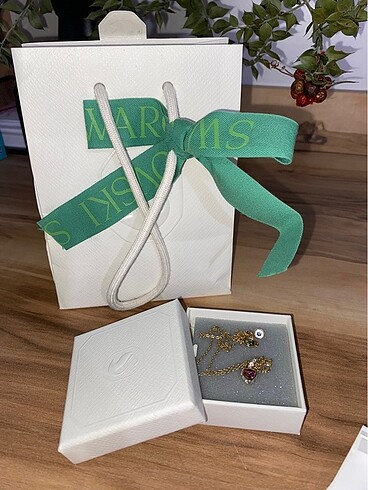 SWAROVSKİ GOLD ZİNCİRLİ KALP KOLYE