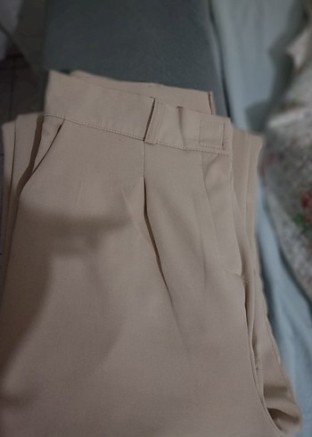 Diğer Bej Mini Cırtlı Kadın Kumaş Pantolon