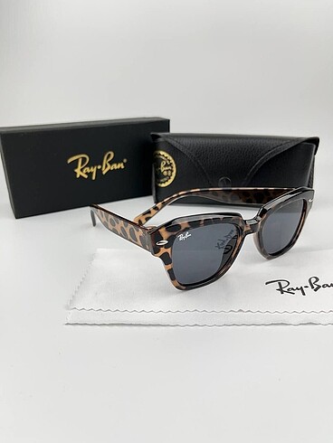 Ray-Ban güneş gözlüğü