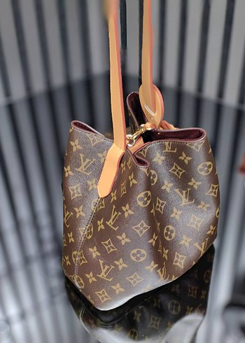 Louis Vuitton Louis Vuitton