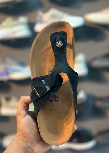 Birkenstocks parmak arası terlik