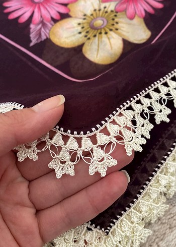 Bordo Dantel Detaylı eşarp yemeni