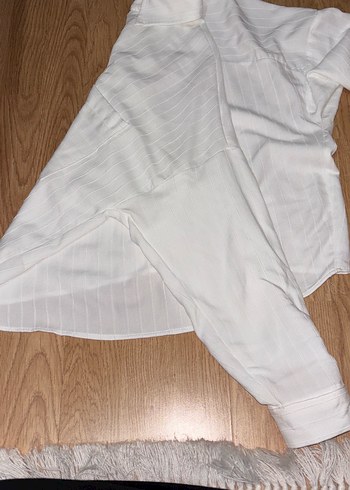 Beyaz Keten Düğmeli Kısa Kollu Gömlek - Görsel 3