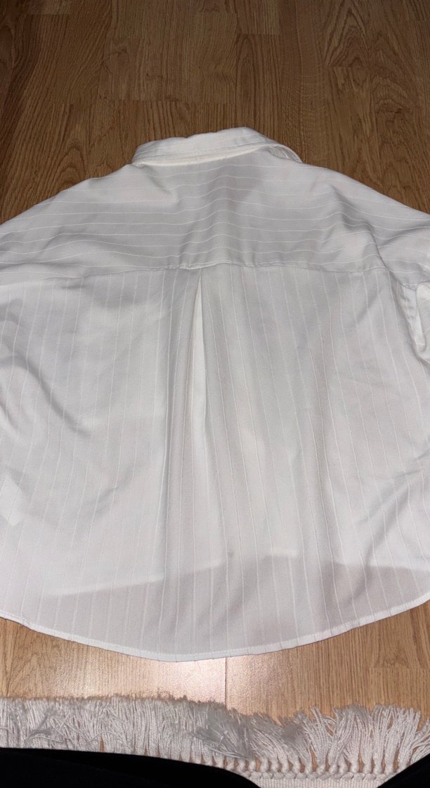 Beyaz Keten Düğmeli Kısa Kollu Gömlek - Görsel 2