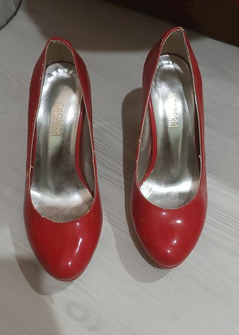 Parlak Kırmızı Rugan Stiletto Topuklu Kadın Ayakkabı - Görsel 2