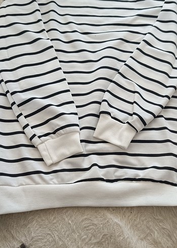Diğer Kadın Beyaz Siyah Çizgili sweatshirt