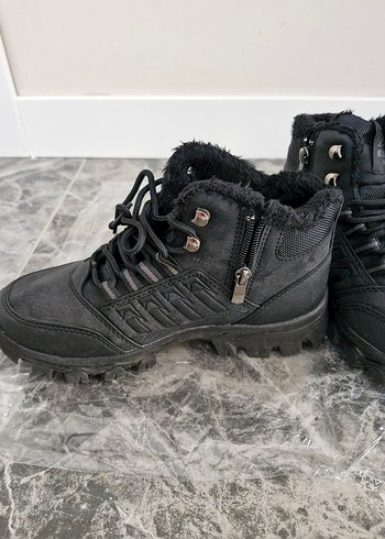 Siyah Kürklü Erkek Bot - Görsel 3