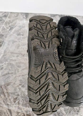 Siyah Kürklü Erkek Bot - Görsel 4