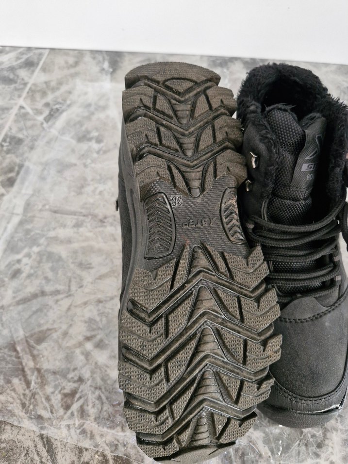 Siyah Kürklü Erkek Bot - Görsel 4