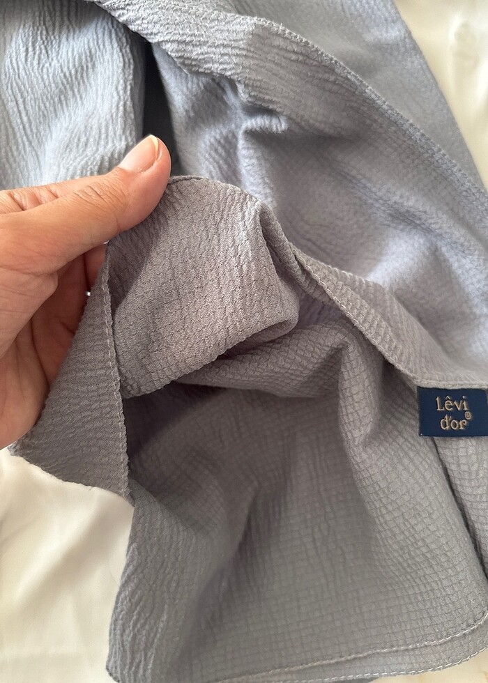 Gri gofrik desen şal - Görsel 3