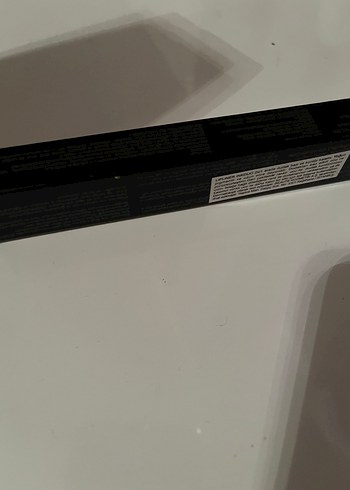 Bej Tonlu Koyu Renkli Ruj - Görsel 4