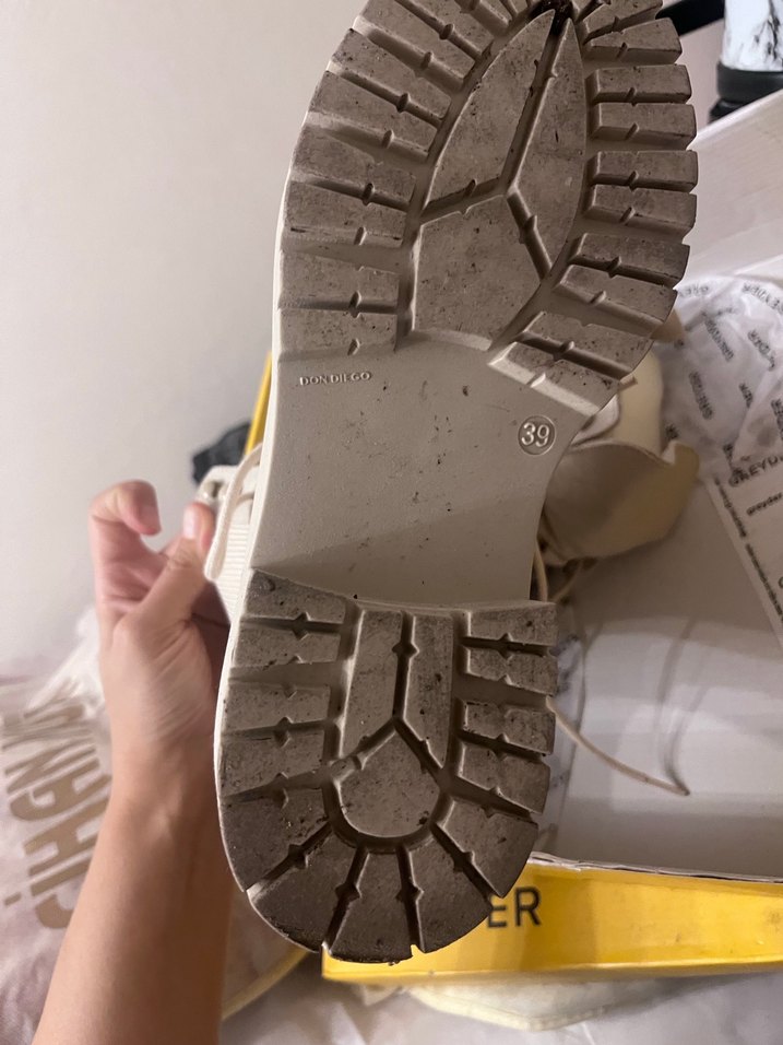 Bej Bağcıklı Kadın Platform Bot - Görsel 2