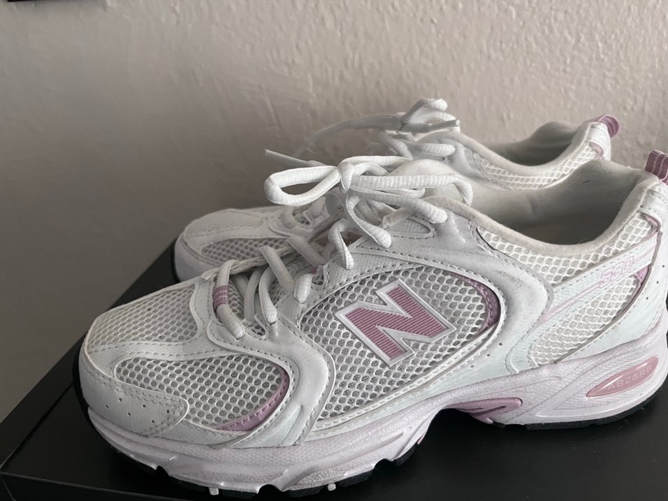 Beyaz Yılan Desenli Topuklu Spor Ayakkabı - Görsel 4