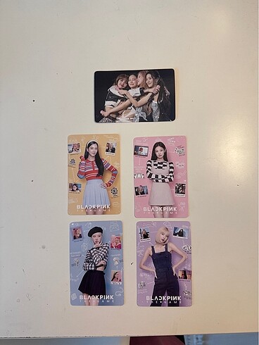 blackpink üyeleri ve bir tane toplu pc