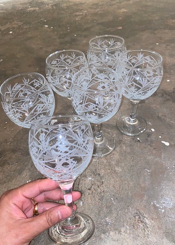 Beyaz Desenli Altı Adet Kadeh