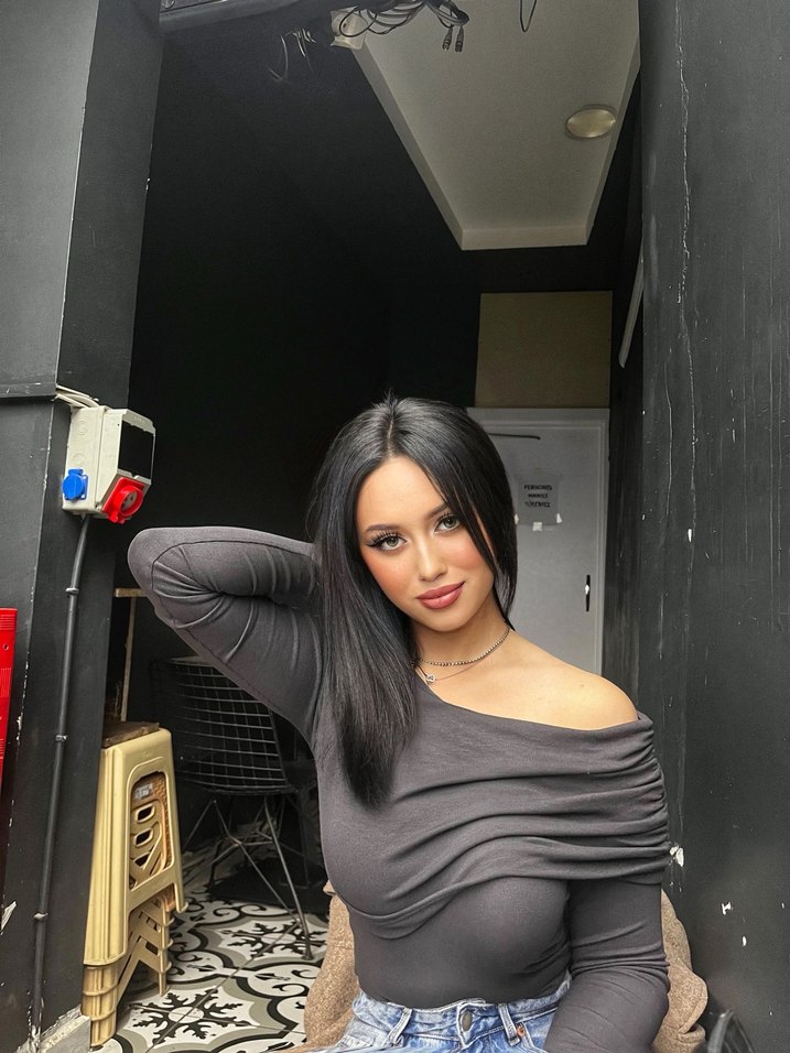 Gri Kayık Yaka Deri Bluz - Görsel 2