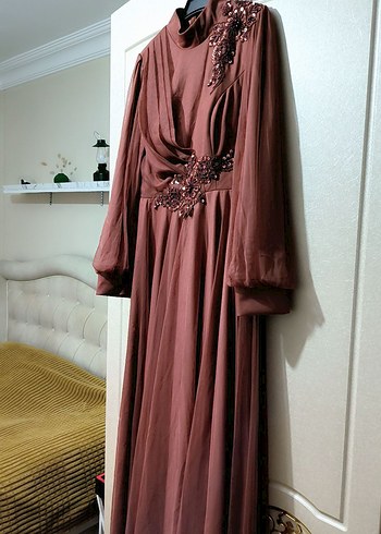 Kahverengi Uzun Kollu Nakışlı Kadın Abiye - Görsel 2