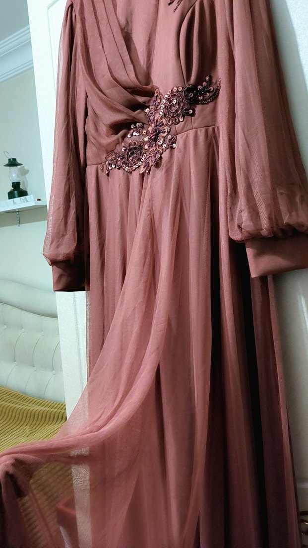 Kahverengi Uzun Kollu Nakışlı Kadın Abiye - Görsel 4