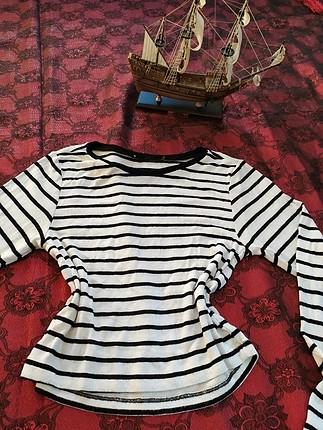 siyah beyaz çizgili crop