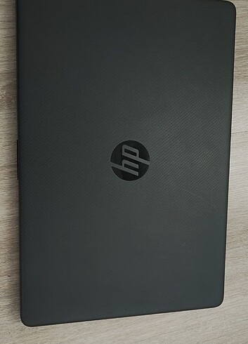 Beden HP 15 laptop 8 ram-4 gb ekran kartı-1 tb hardisk ssd