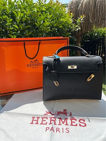 Beden Hermesin en ünlü modeli hemde en asil siyahh renginde????