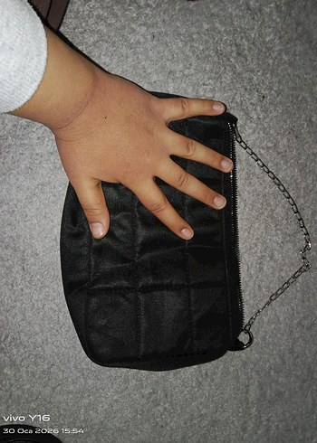 Zincir Detaylı Siyah Kadın Çanta - Görsel 2