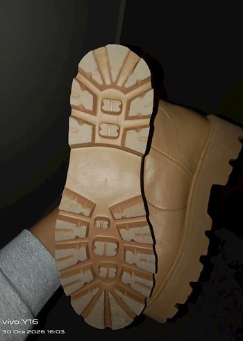 Bej Deri Kadın Diz Boyu Çizme - Görsel 3