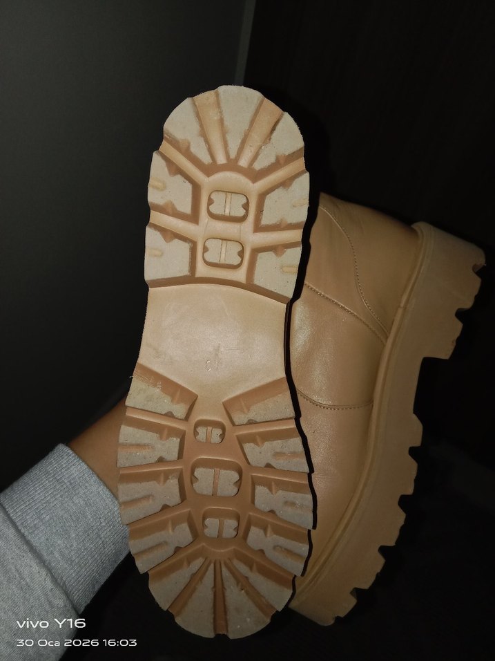 Bej Deri Kadın Diz Boyu Çizme - Görsel 3