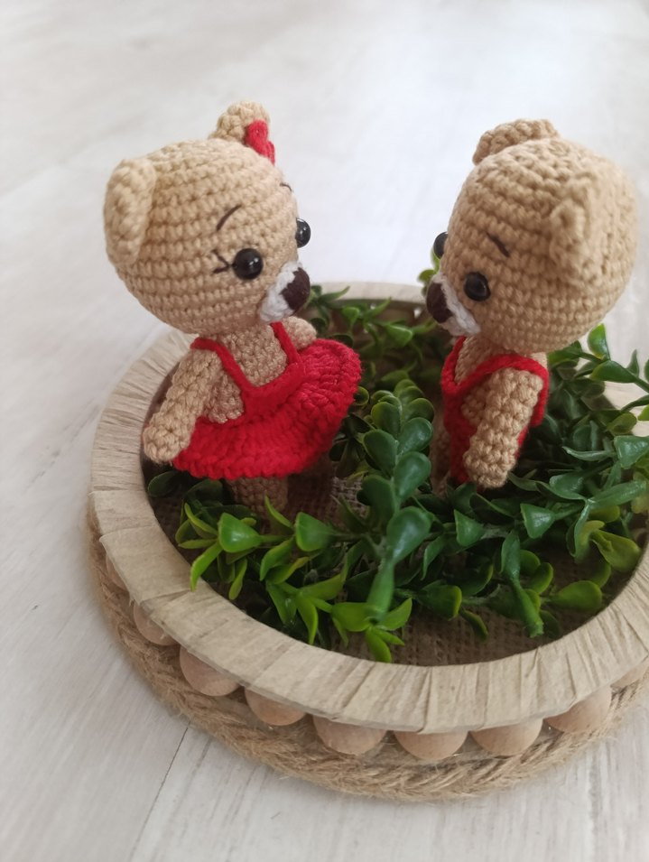 Kırmızı Kıyafetli Kahverengi anahtarlık Ayıcıklar - Görsel 2