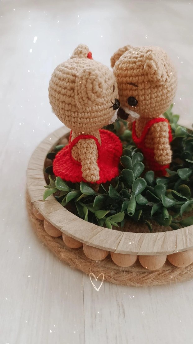 Kırmızı Kıyafetli Kahverengi anahtarlık Ayıcıklar - Görsel 3