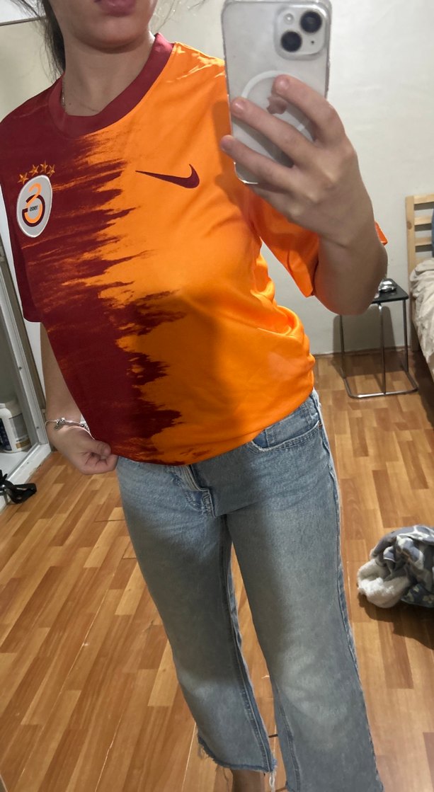 Galatasaraylı Turuncu-Bordo Tişört — görsel 3/4