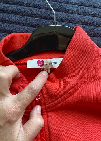 s Beden Kırmızı Fermuarlı Yüksek Yakalı Sweatshirt