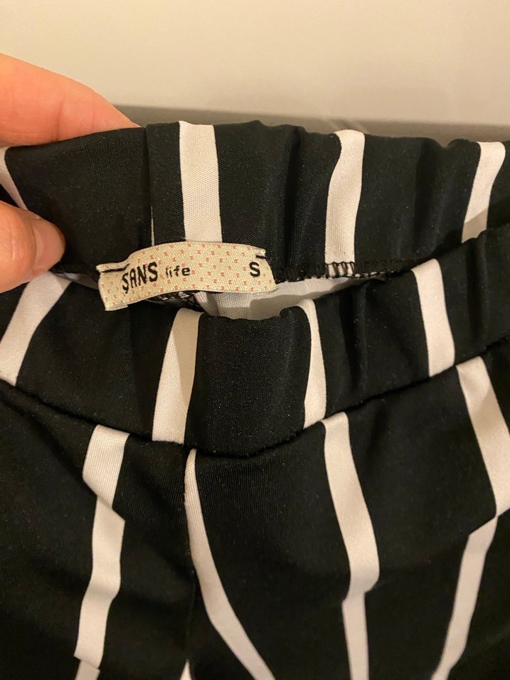 Kadın Siyah Çizgili Pileli Kumaş Pantolon - Görsel 3