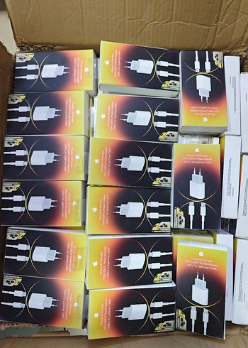 iPhone 14 Pro Max 25W USB-C Güç Adaptörü Sarı - Görsel 2