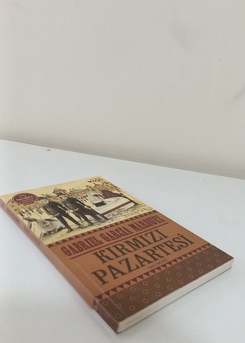 Beden Kırmızı Pazartesi - Gabriel García Márquez