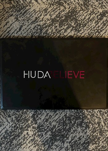 Huda Beauty huda believe far paleti