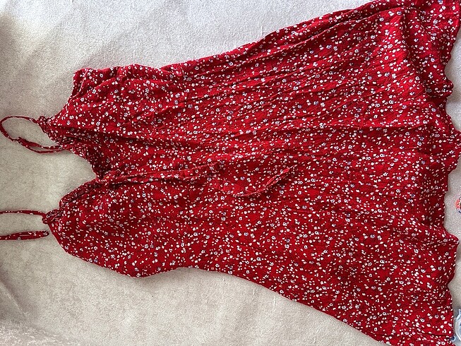 Trendyol & Milla Kırmızı cicekli mini elbise